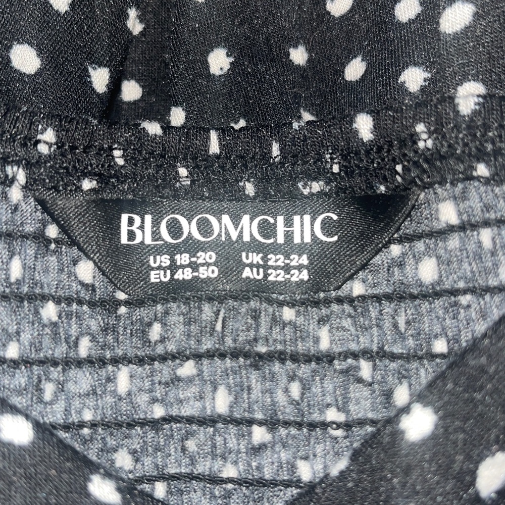 BloomChic stretchy black/white polka dots shirred tank top Size 18-20 - Picture 6 of 7